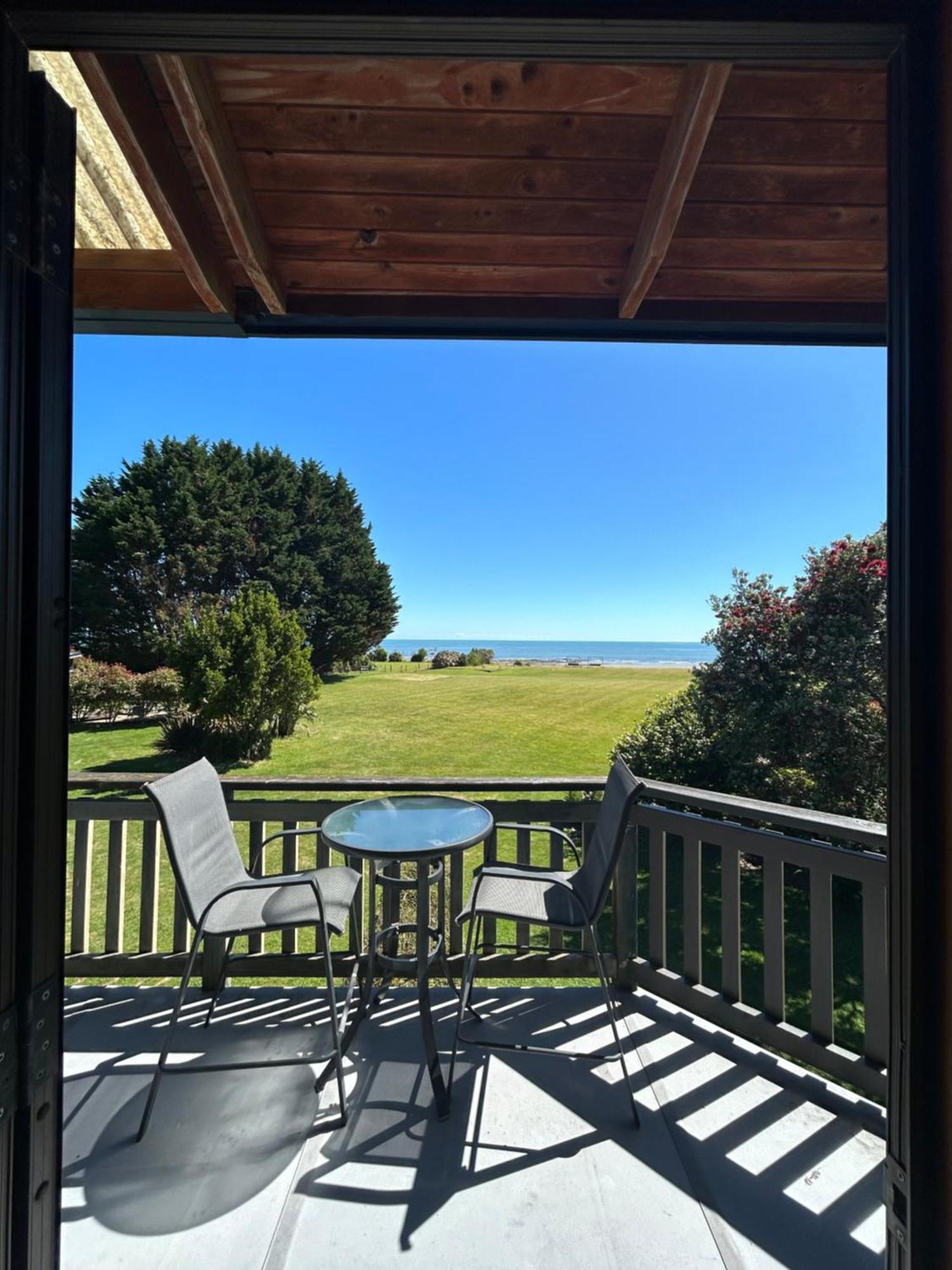 Summerspring Beachfront Accommodation Такака Екстериор снимка
